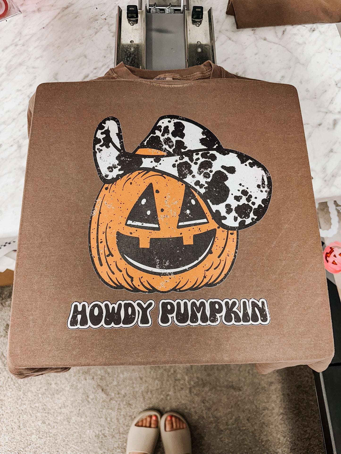 HOWDY PUMPKIN TEE