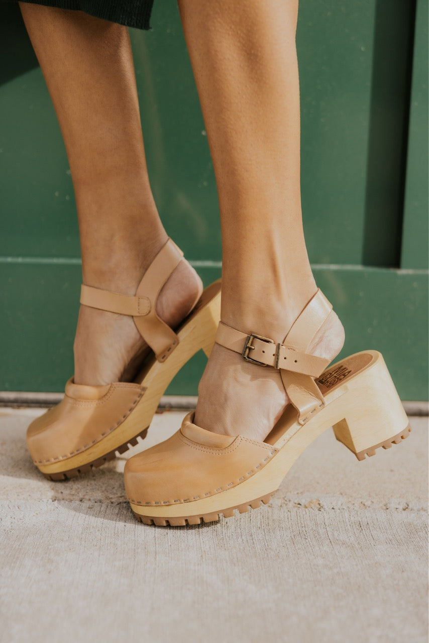 MIA Kaolin Clogs