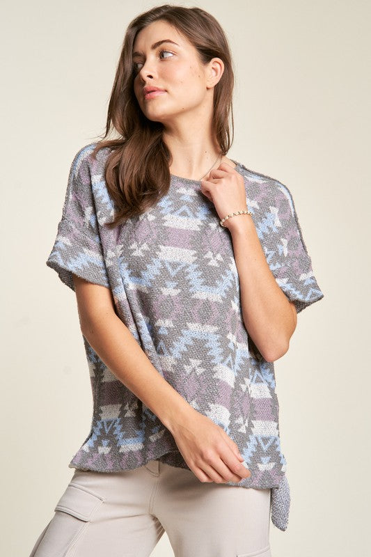 Davi & Dani High-Low Geometric Round Neck Knit Top