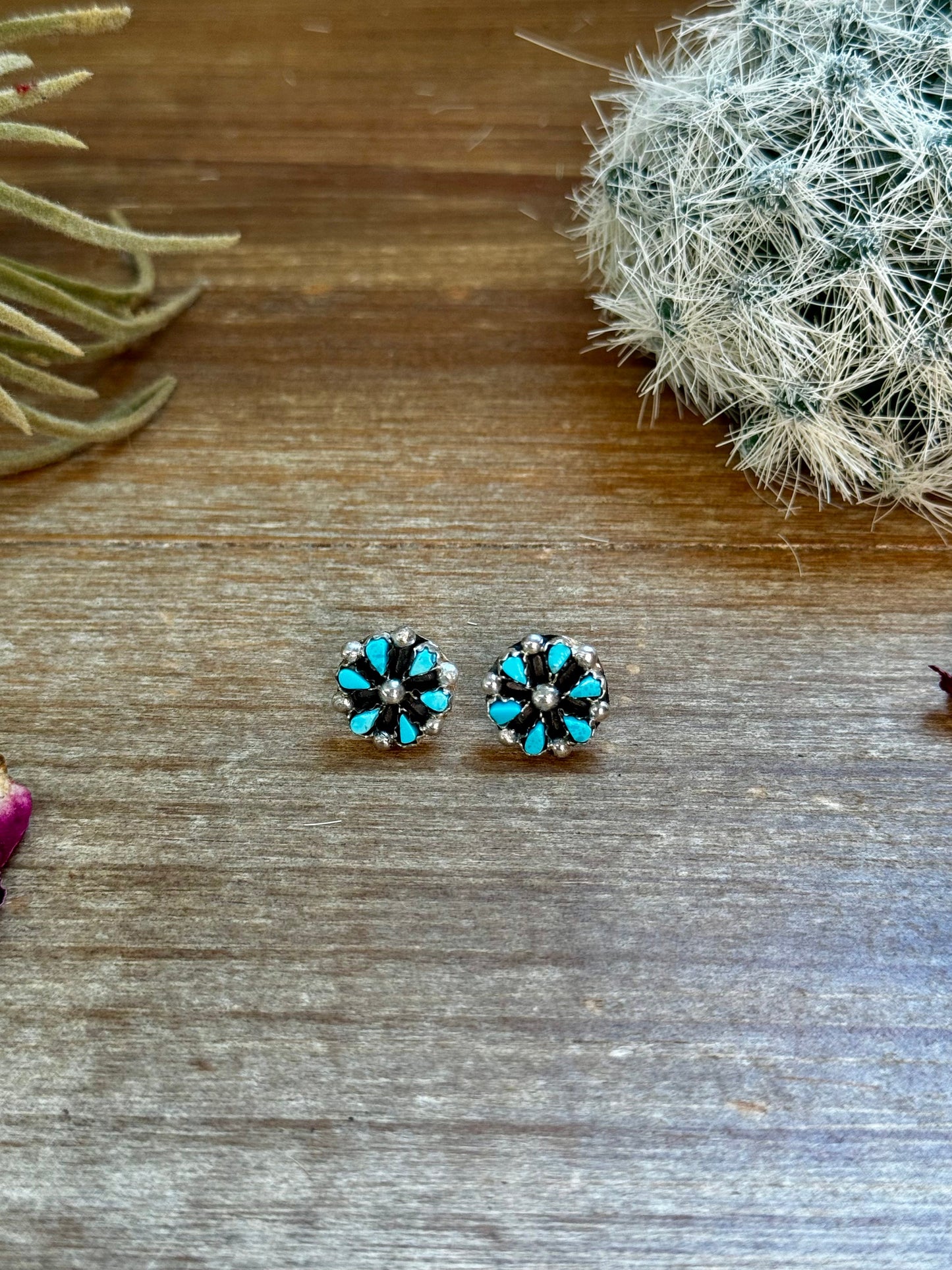 Mini flower stud blue turquoise earrings